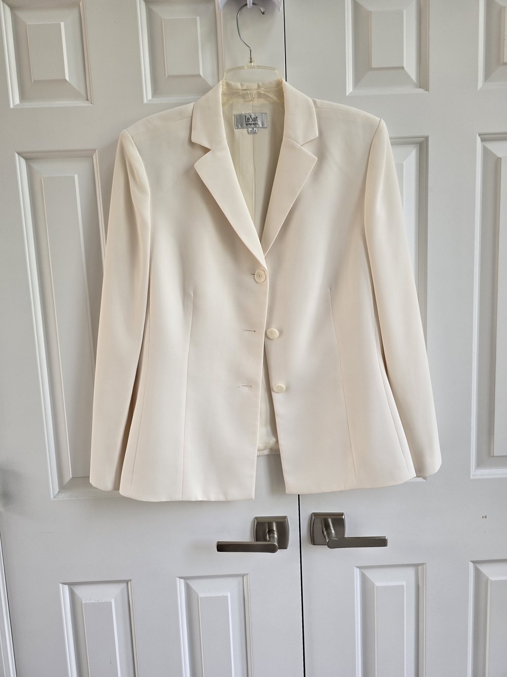 Le Suit Women's Cream Tailored Three-Button Blazer